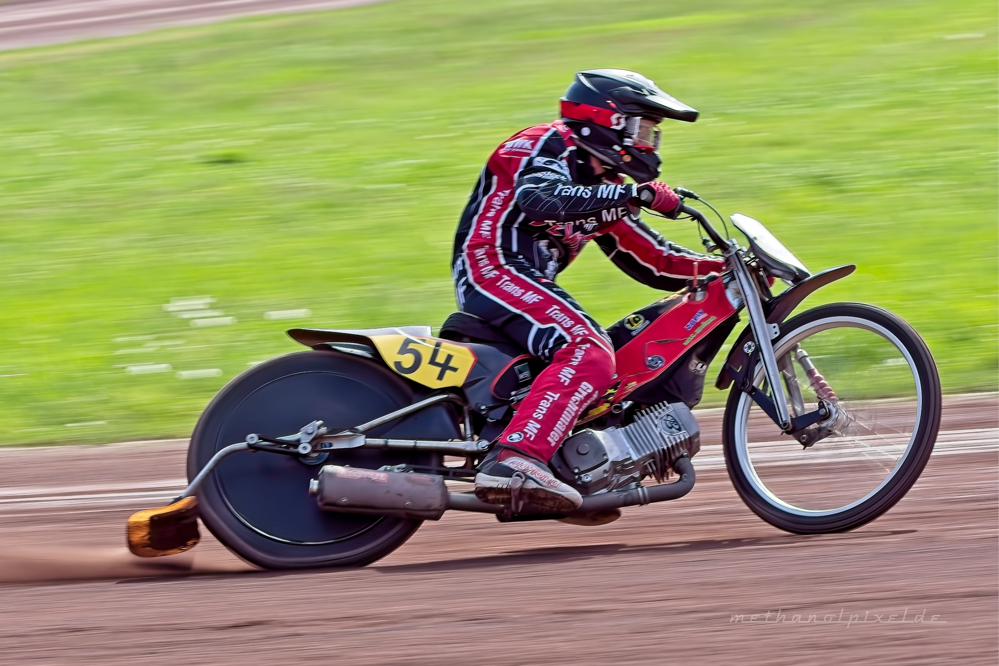 ILCE 7M4   A7405637 2048